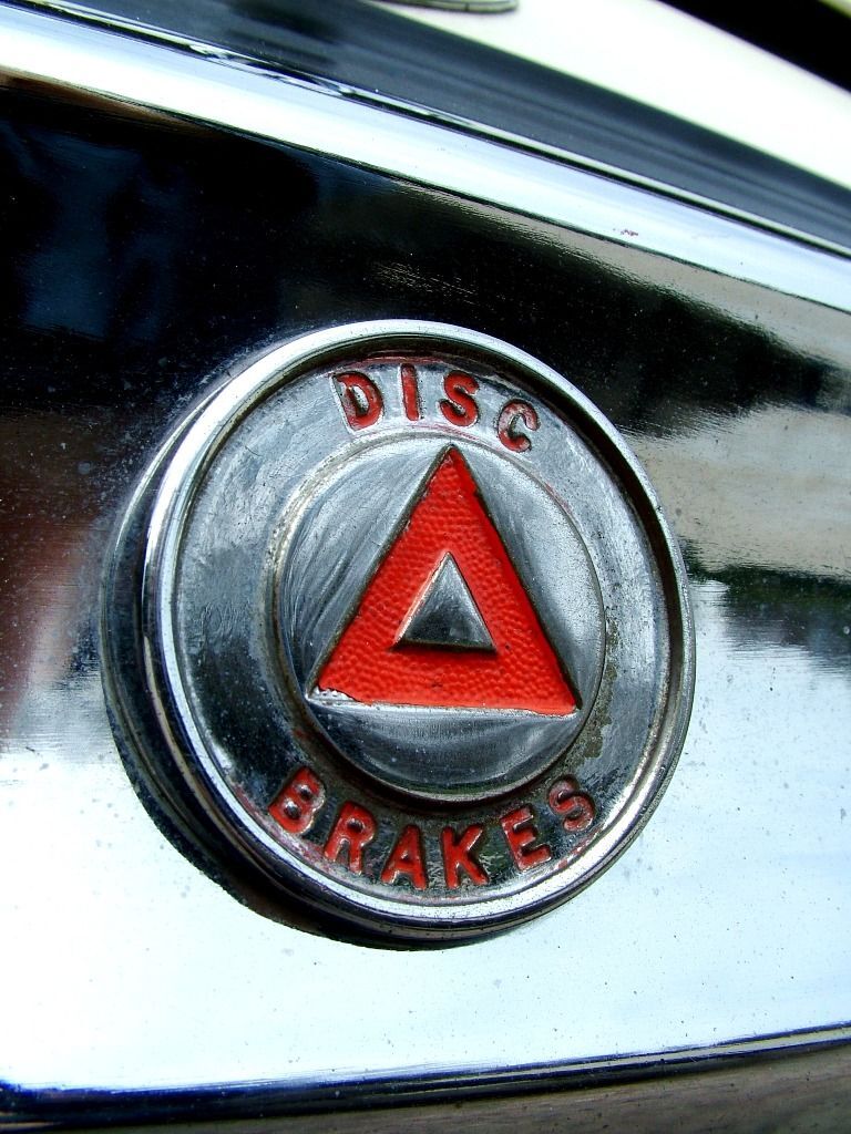 Web_Jaguar_Mk2_disc_brakes.JPG.b257c7e0e507d4e51a236b37535c115c.JPG