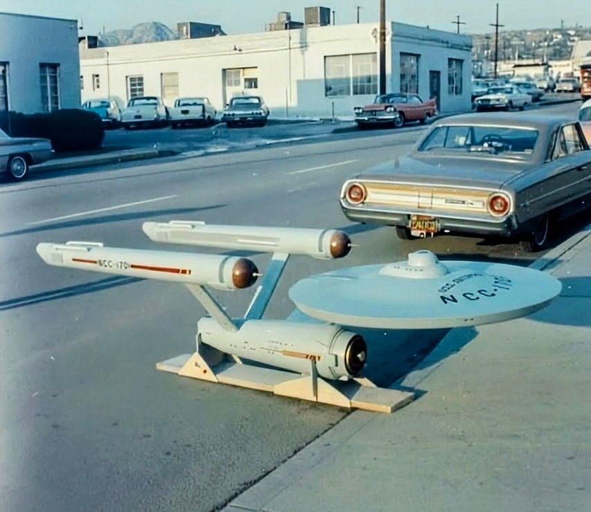 ussenterprise.jpg.57a449643db0302b3074218a1c692d03.jpg