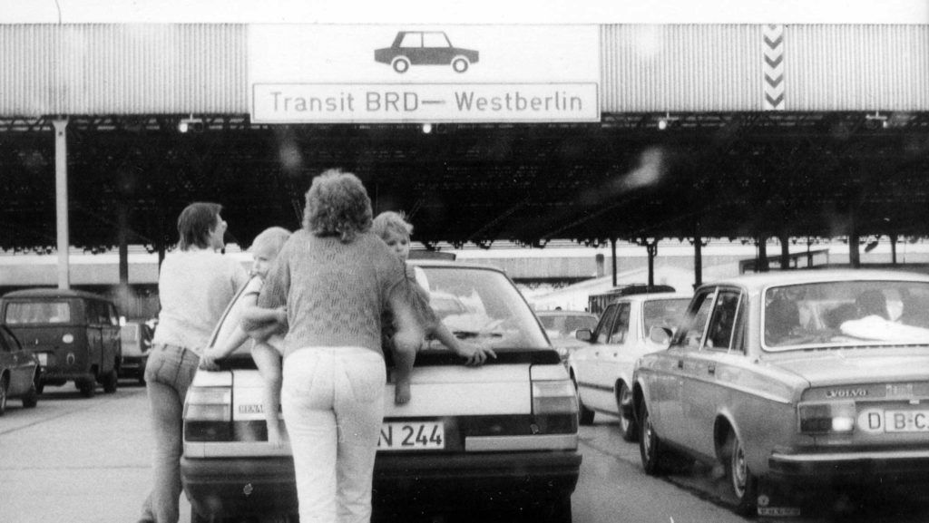 De_Transit_Drewitz_1986-1024x577-1889999123.jpg.7fbfe17053535cd1200ac59b94e1b153.jpg