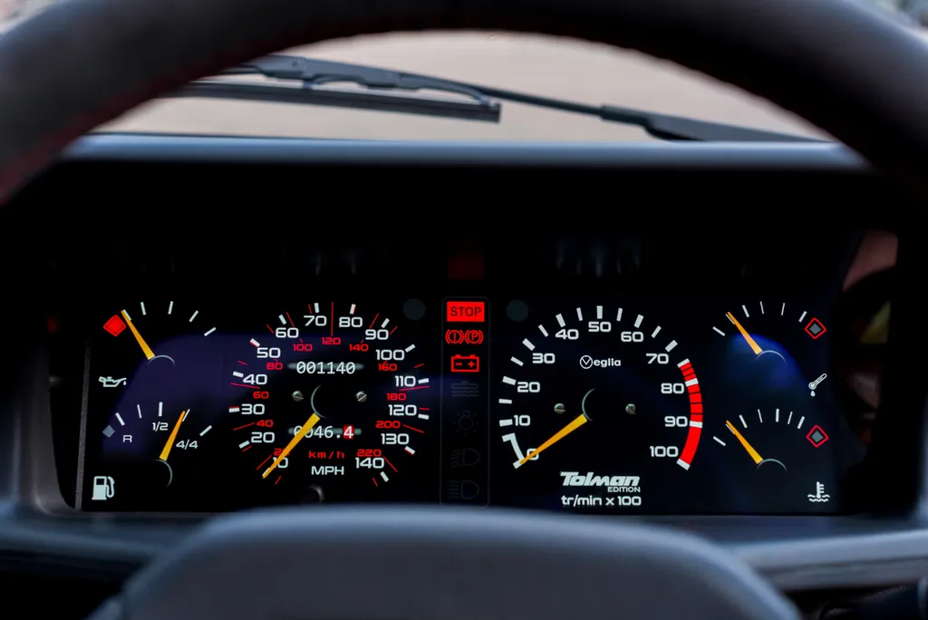 Tolman205dash.webp.5f90832d786e4cc01d270f2b2dd0d86c.webp
