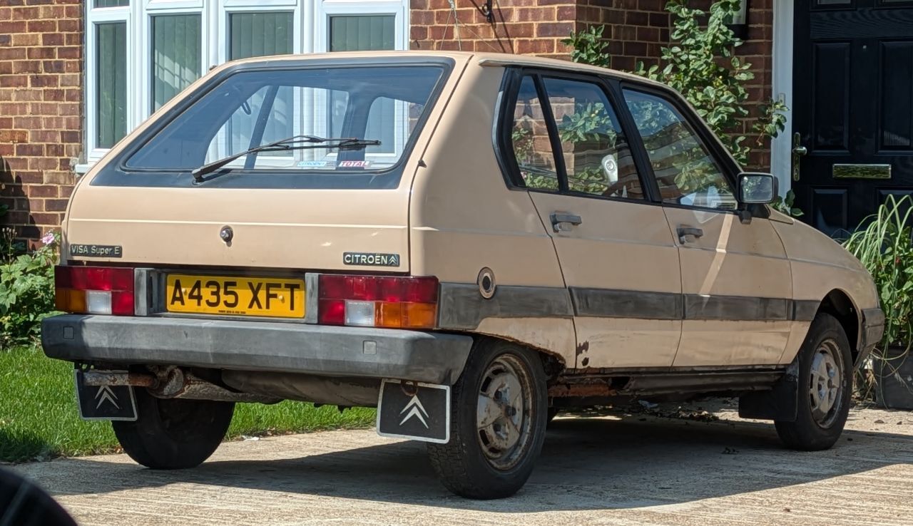 1983CitroenVisaSuperE.jpg.39d08b9e096a33ccb060ef88ac6afce0.jpg