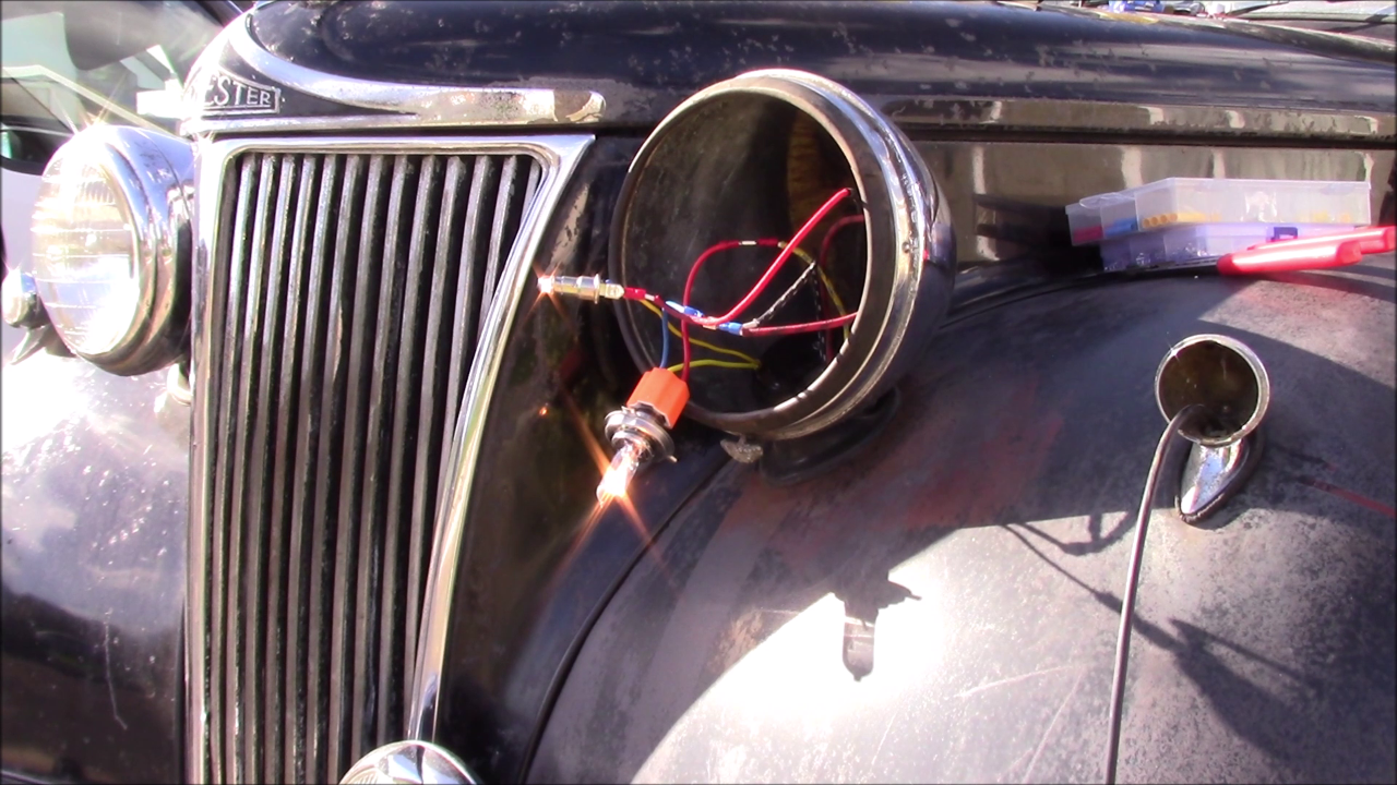 32-RewiringChapter14HeadlightsandRearLights-02.png.80910c64bef1db3f43d2498fa44e9c49.png