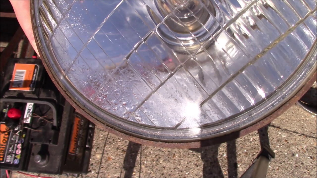 32-RewiringChapter14HeadlightsandRearLights-11.png.577c040046d5e939ba027990a57730bf.png