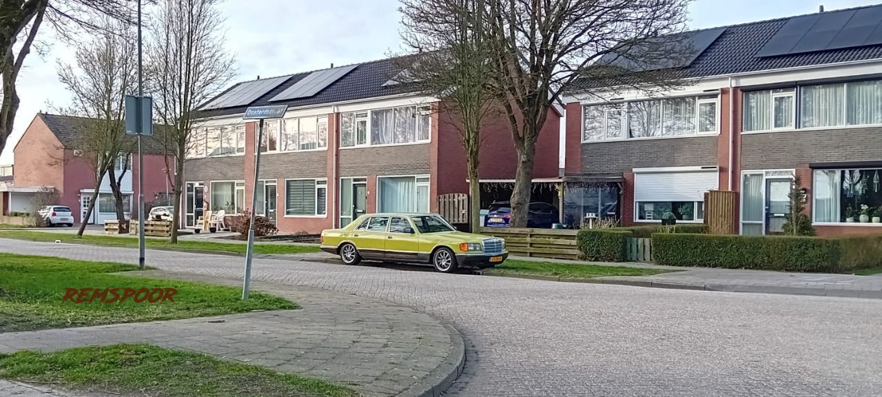 Mercedes.jpg.d3b3d43365b28672d27b019e5513eefc.jpg