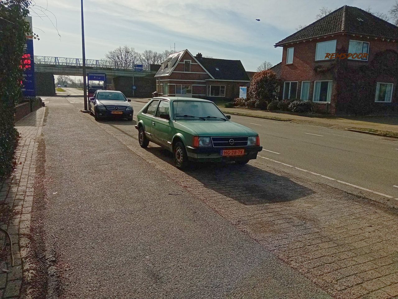 Opel1.jpg.d931ce01b96671408f7734c43a8aa1f7.jpg