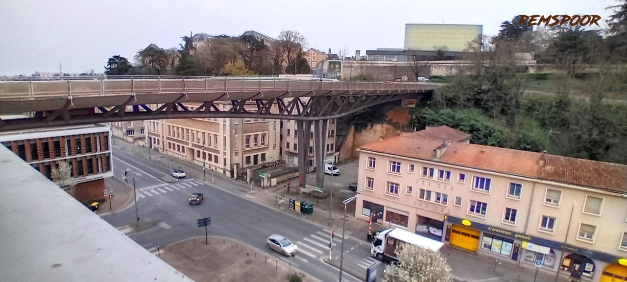 Poitiersbridge.jpg.a7b3efa140e76e4516127471af48aa80.jpg