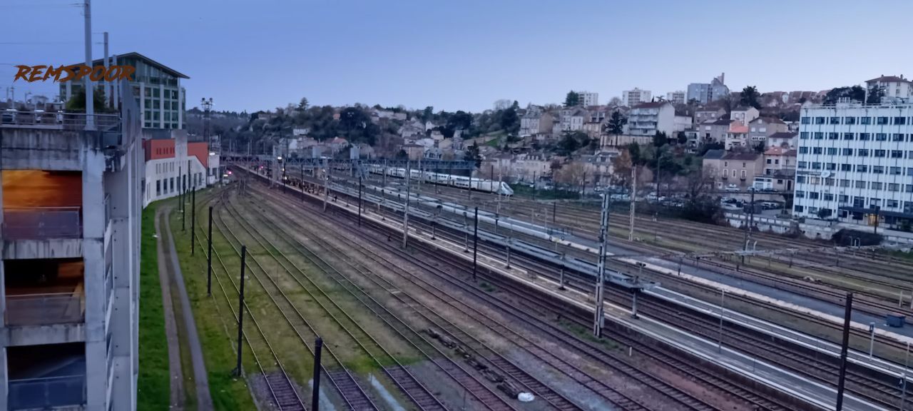 Poitiersrailway.jpg.872493dca6d3d15f42d4de7536b79f5d.jpg