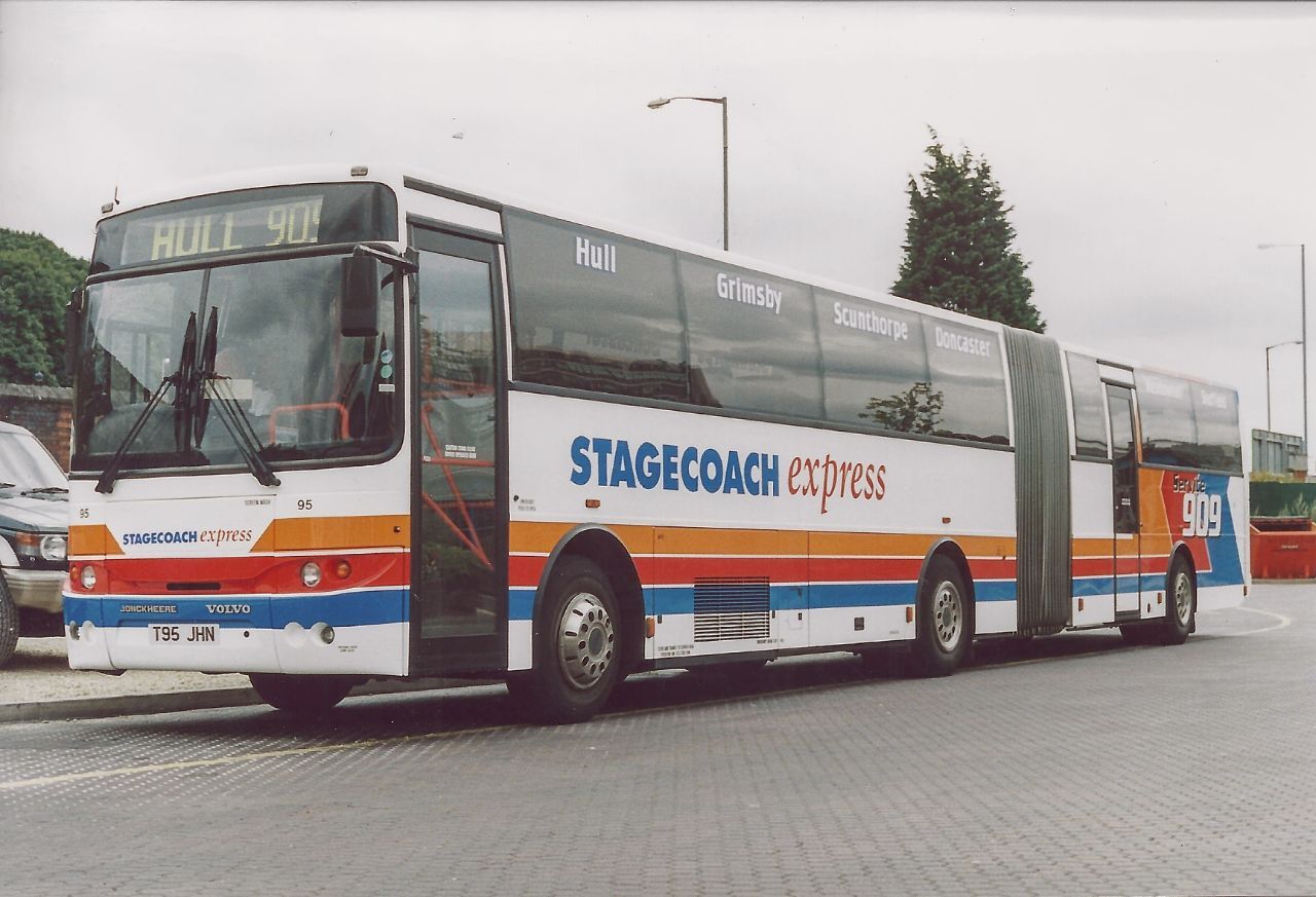 VolvoArticulated.jpg.0679f66b7ce67c681d9acb1f41265c85.jpg