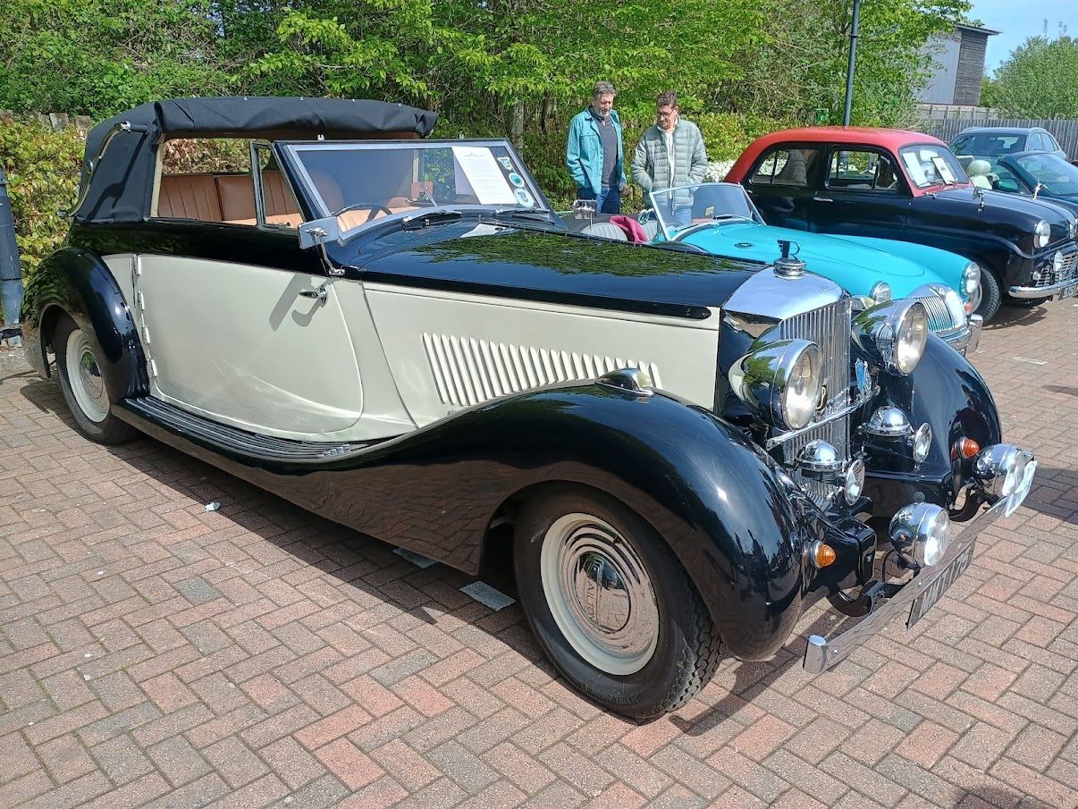 Railton.jpg.c4240d1fffaa8bb35477a1537a7634d0.jpg
