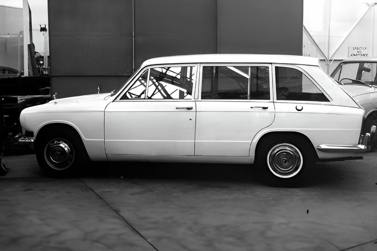 Triuph-1300-Estate.jpg.2fd3a22142c9988e2058d7e9869cd80e.jpg