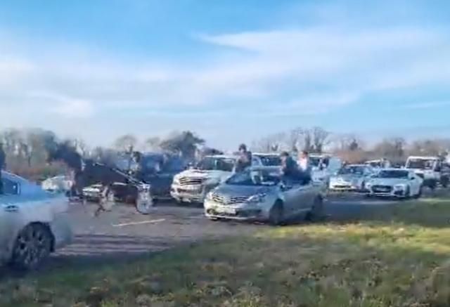 sulky_race_croom-1699964900746.jpg--_absolutely_terrifying___motorist_caught_up_in_limerick_sulky_race_.jpg.3f2e96317d370f310a4588e939ed4349.jpg